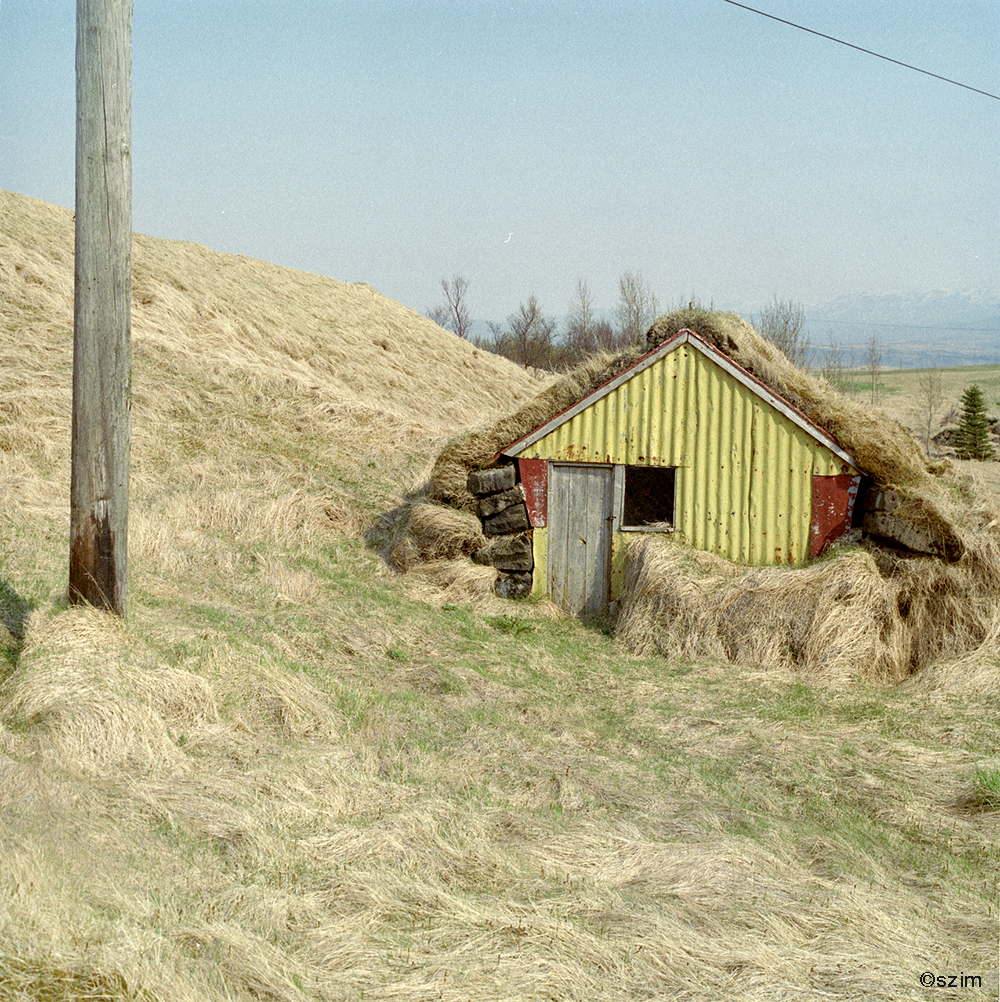 2006 Iceland cabin_szim