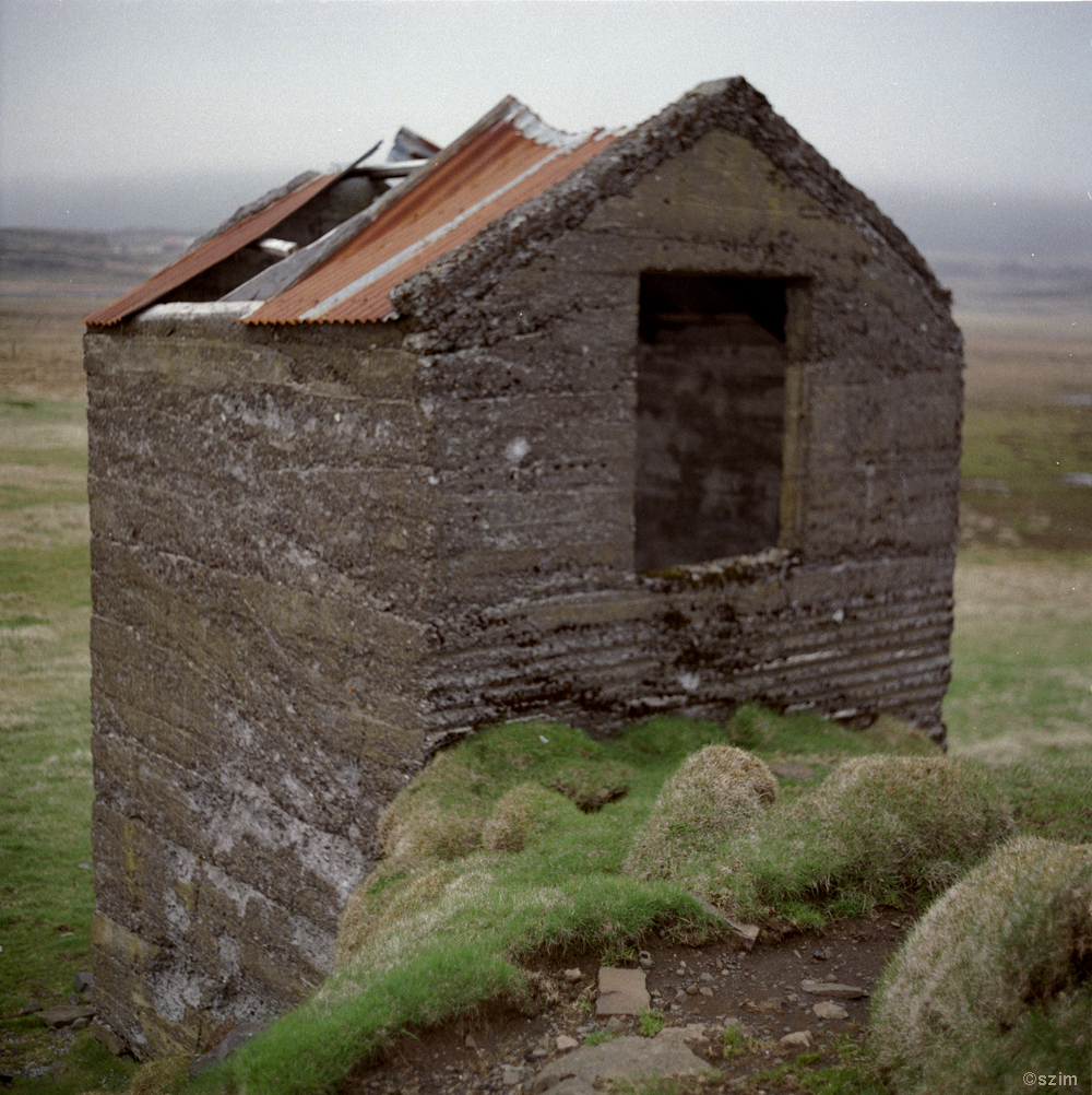 2006 Iceland house_szim