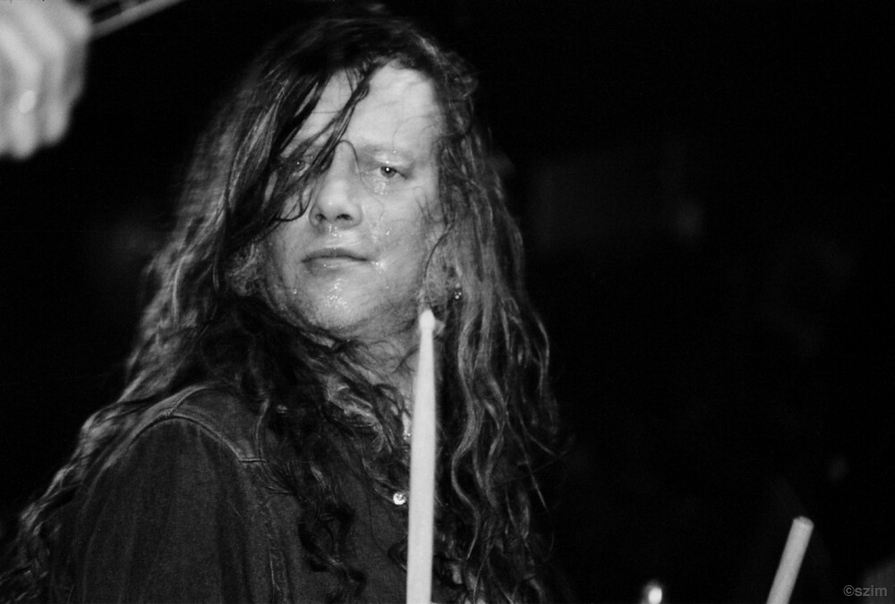 Andrew Loomis (Dead Moon), on drums in Jena, 2004